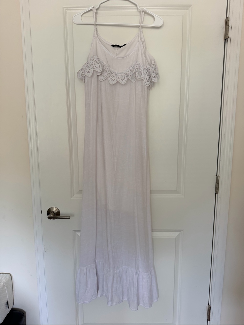 Mlle Gabrielle White Lace-Trim Chemise Maxi